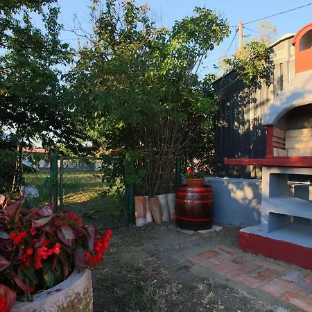 House Elena וילה לאבין