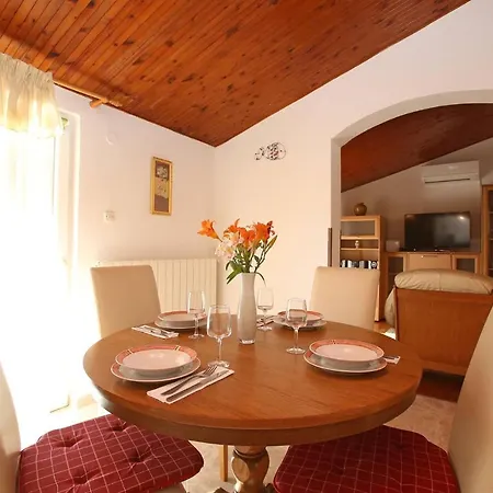 House Elena וילה לאבין